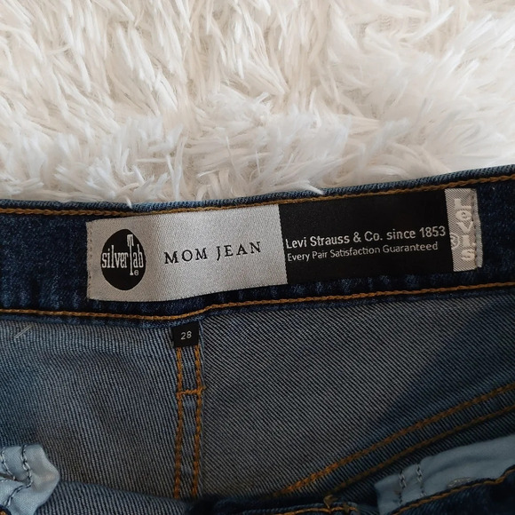 Levi's Silver Tab High Rise Mom Jean Size 28 - Picture 5 of 10